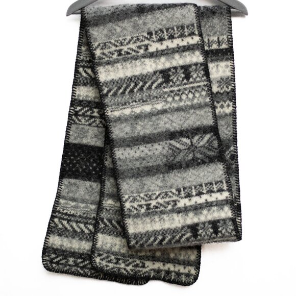 Varma Iceland Wool Scarf Gray Black White 100"x10" Nordic Fair Isle NWT Warm - Picture 2 of 9